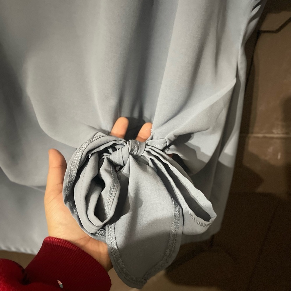 Light blue top - Picture 3 of 5